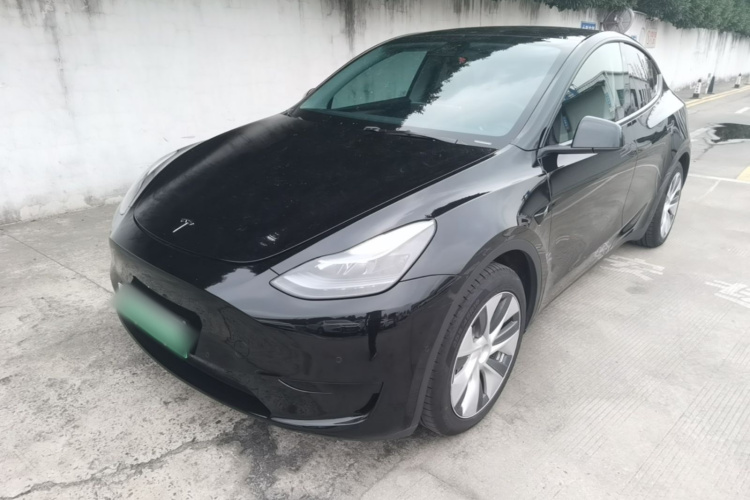 Tesla Model Y 2023 #2 Tesla Model Y 2023 car image #2