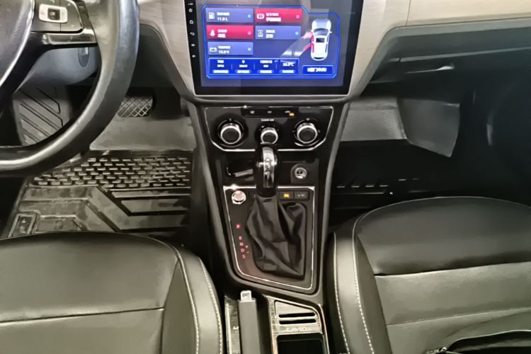 Volkswagen Lavida 2017 car image #14