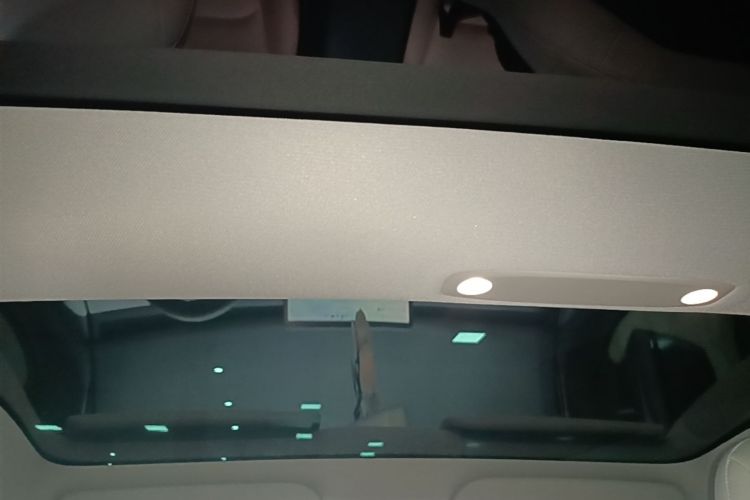 Tesla Model 3 2023 car image #18