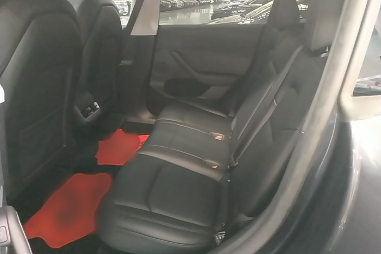 Tesla Model Y 2024 #13 Tesla Model Y 2024 car image #13