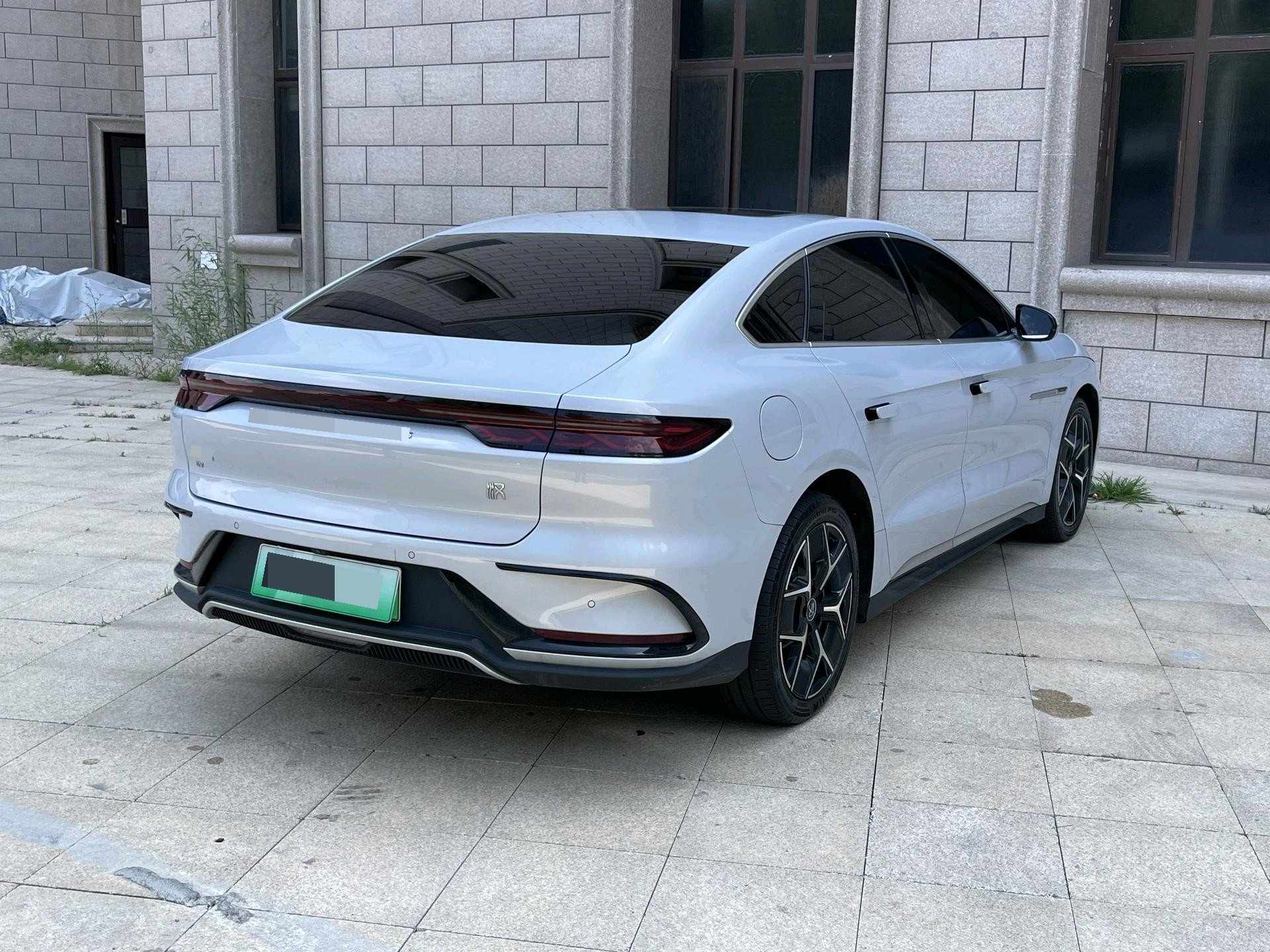 BYD Han 2024 car image #4