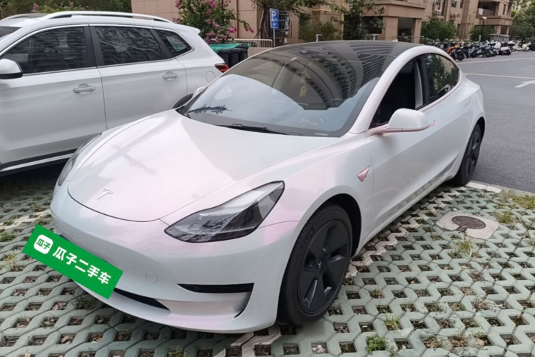 Tesla Model 3 2021 car image #2