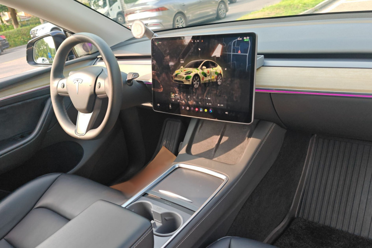 Tesla Model Y 2022 #11 Tesla Model Y 2022 car image #11