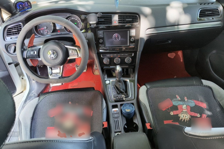 Volkswagen Golf 2018 car image #11
