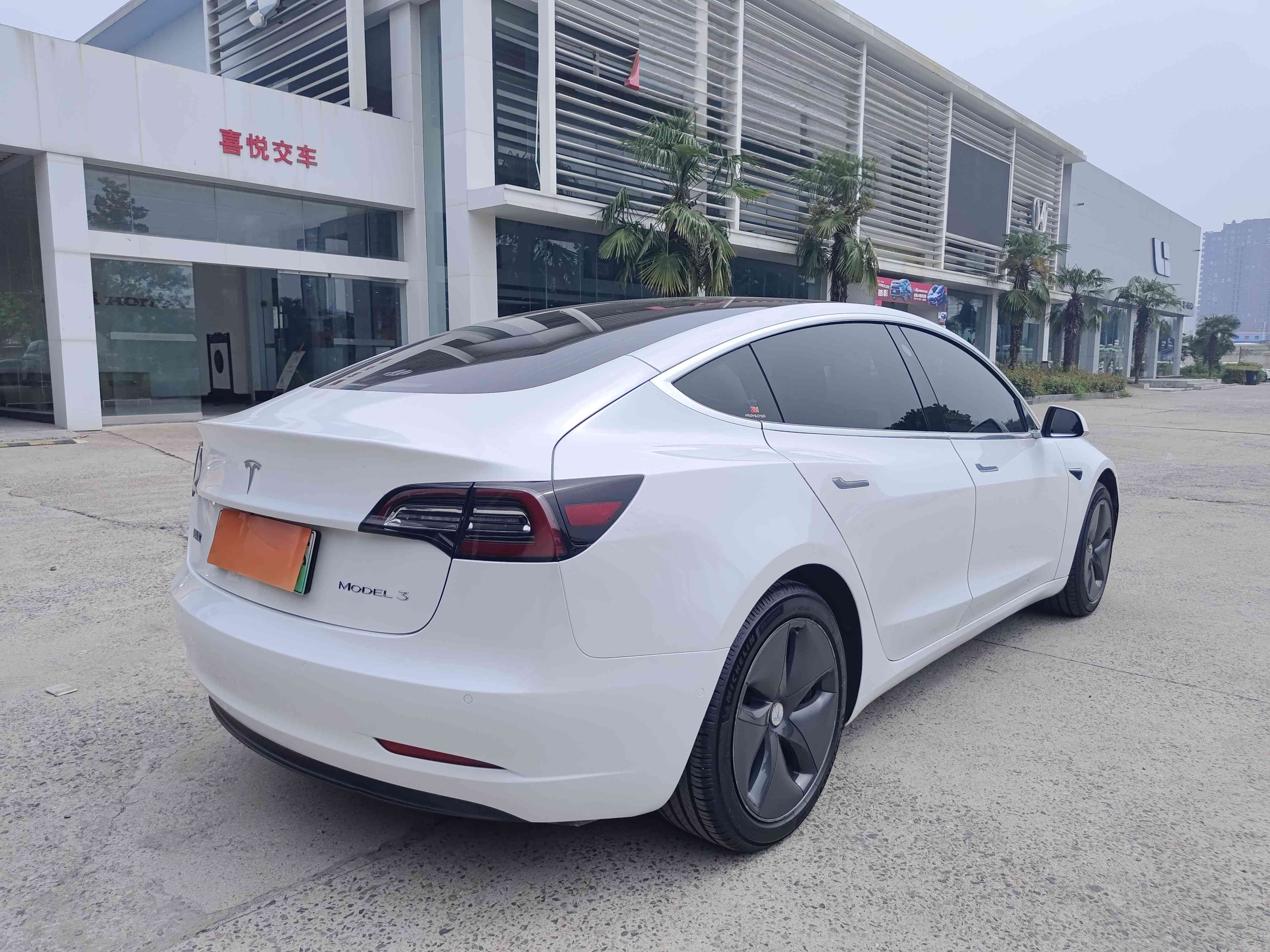 Tesla Model 3 2020 car image #7