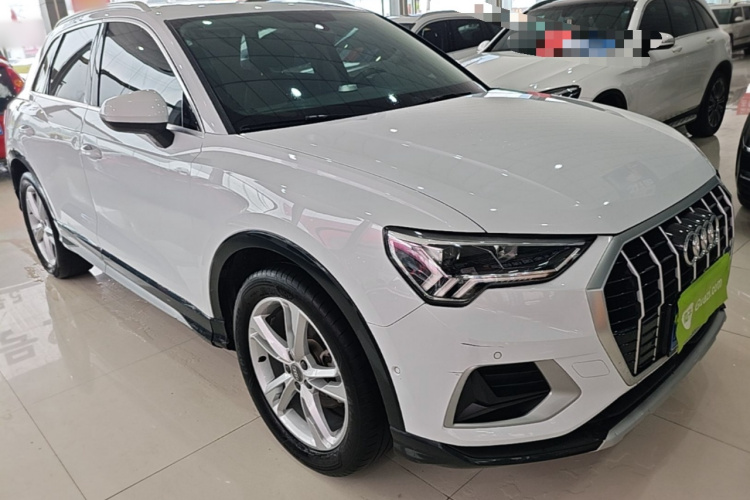 Audi Q3 2021 car image #6