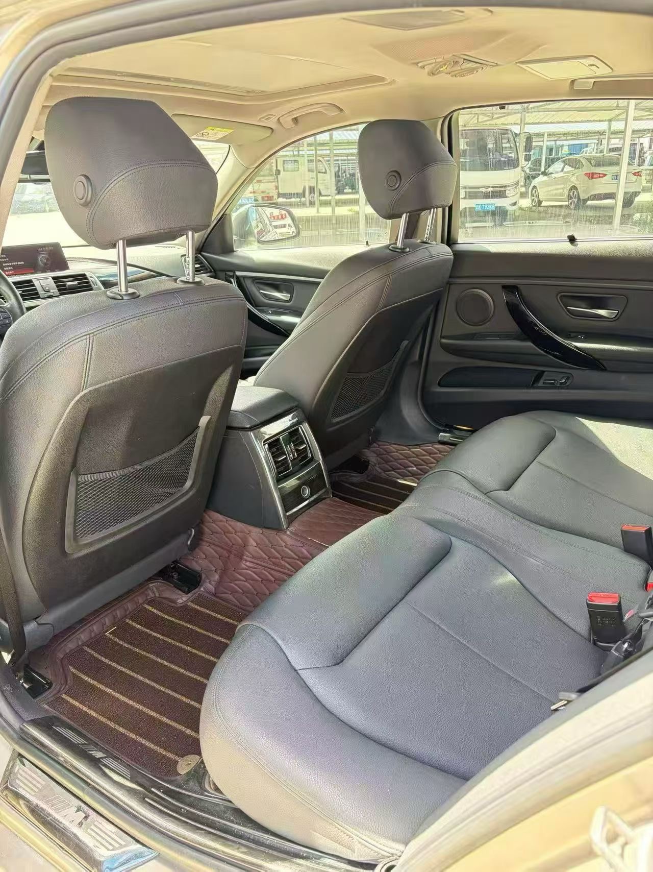 BMW 3 Series 2018 #7 BMW 3 Series 2018 car image #7
