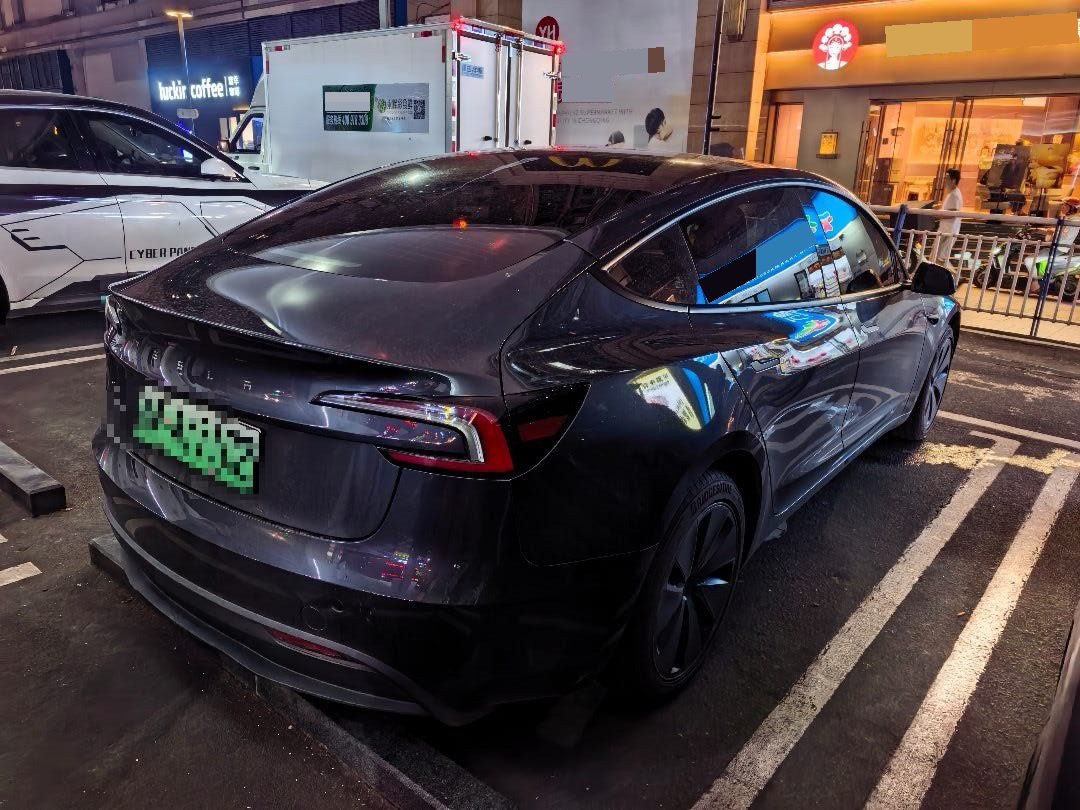 Tesla Model 3 2025 immagine di auto #4