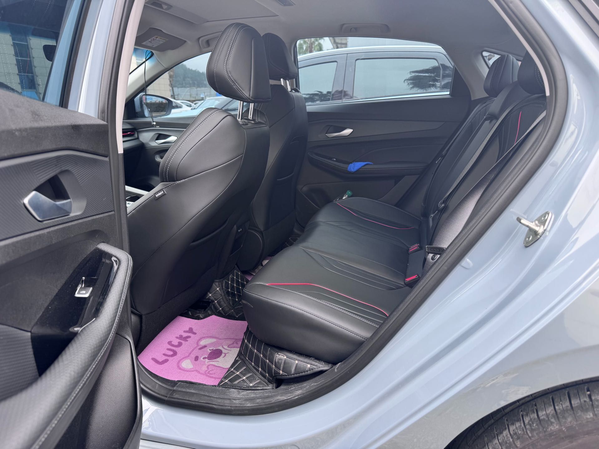 GEELY Binray 2026 صورة سيارة #4