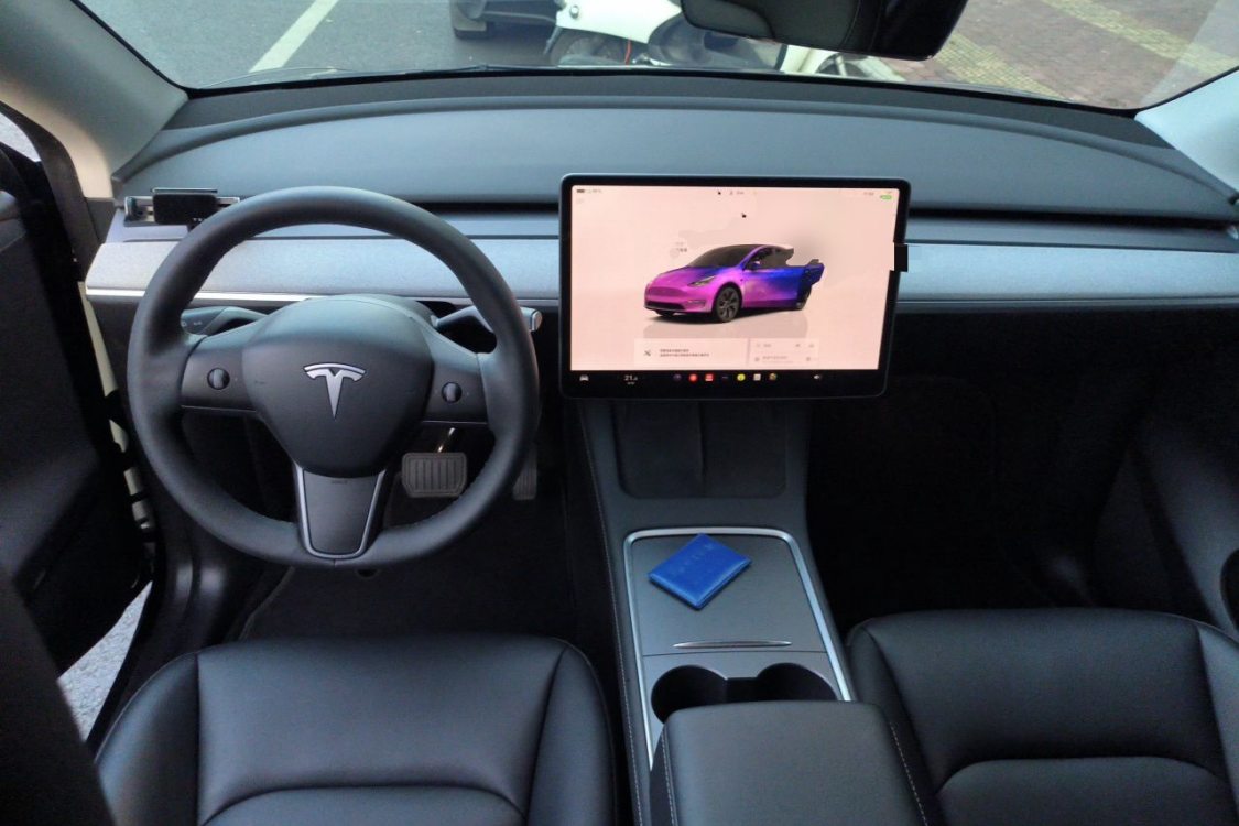 Tesla Model Y 2024 #21 Tesla Model Y 2024 car image #21