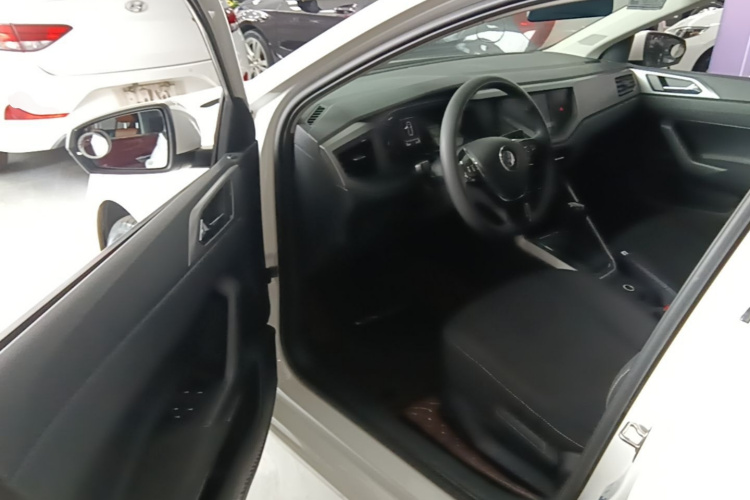Volkswagen Polo 2019 #16 Volkswagen Polo 2019 car image #16