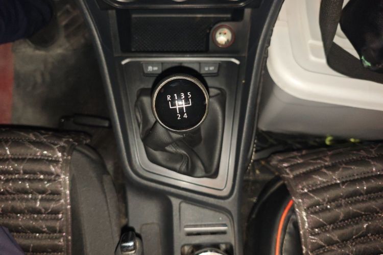 Volkswagen Lavida 2019 #14 Volkswagen Lavida 2019 car image #14