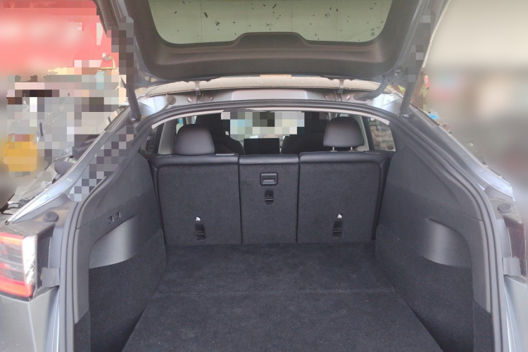 Tesla Model Y 2024 car image #17