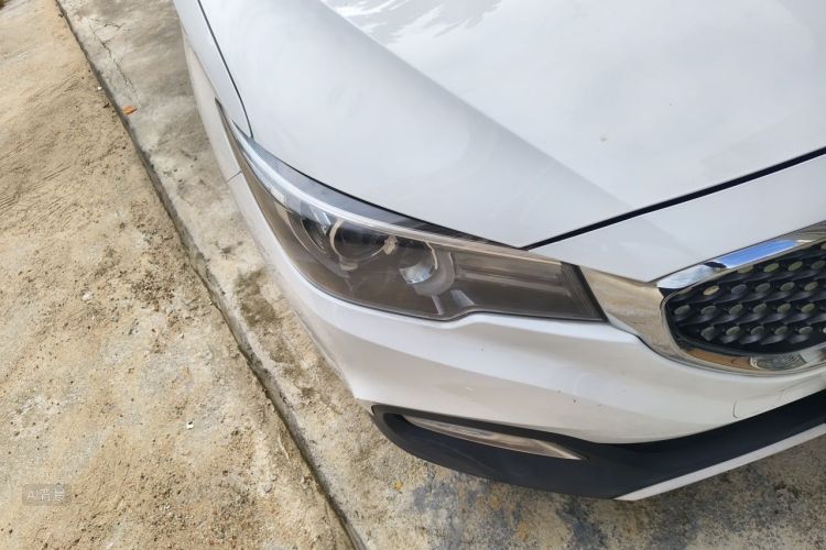 MG ZS 2017 #8 MG ZS 2017 car image #8