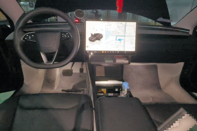 Tesla Model 3 2023 immagine di auto #7