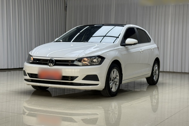 Volkswagen Polo 2021 car image #2