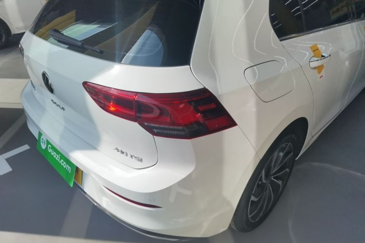 Volkswagen Golf 2023 car image #8