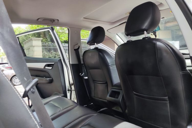 GEELY Vision X6 2020 car image #11