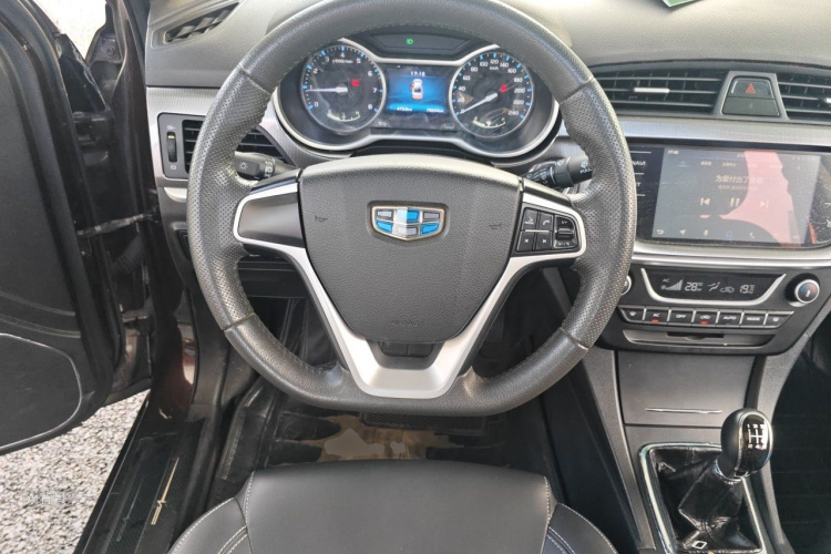 GEELY Emgrand 2018 car image #12