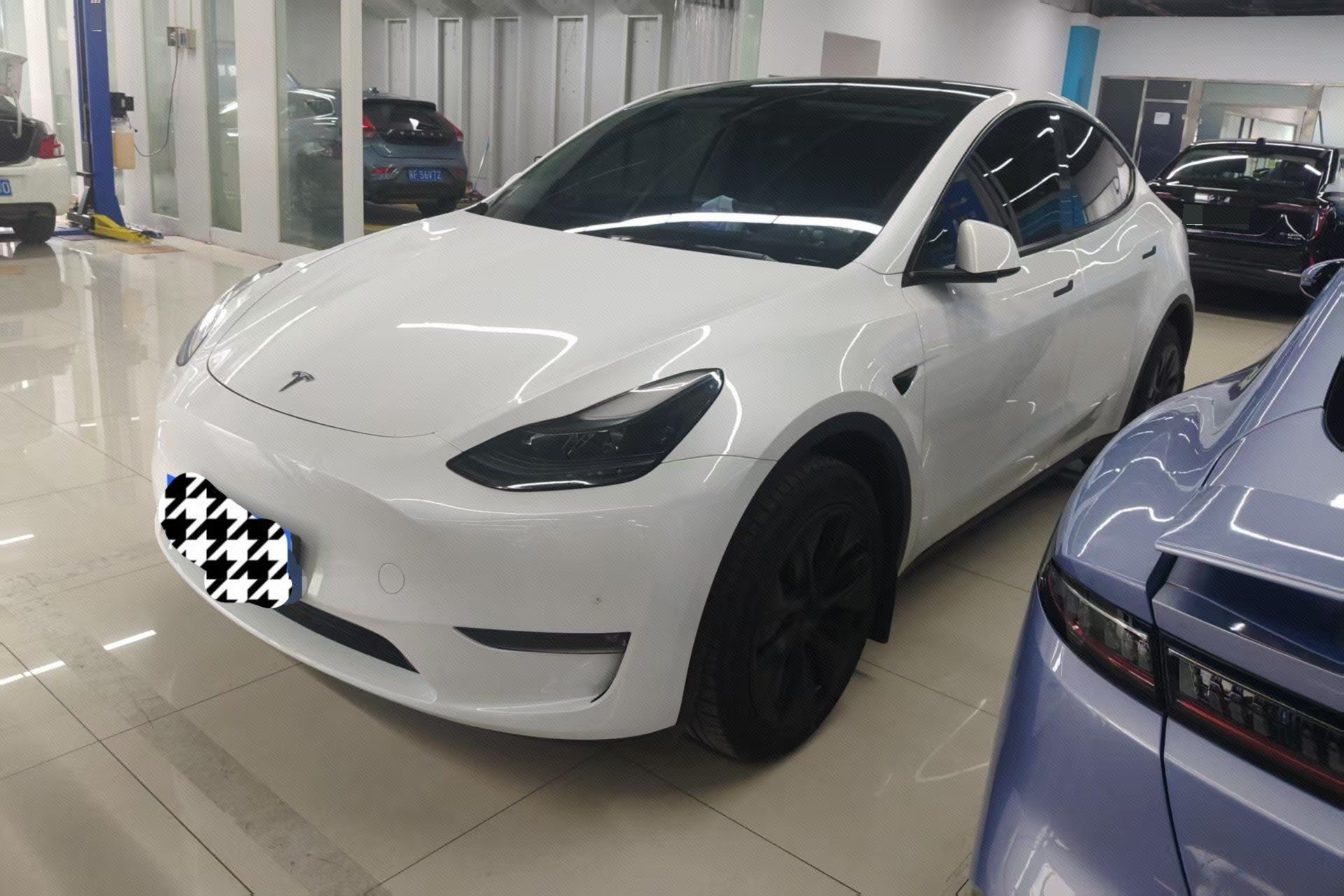Tesla Model Y 2024 Tesla Model Y 2024 car image