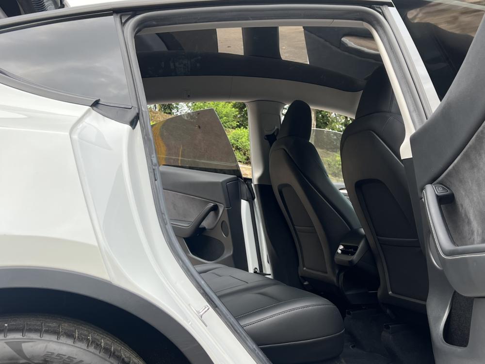 Tesla Model Y 2022 car image #23