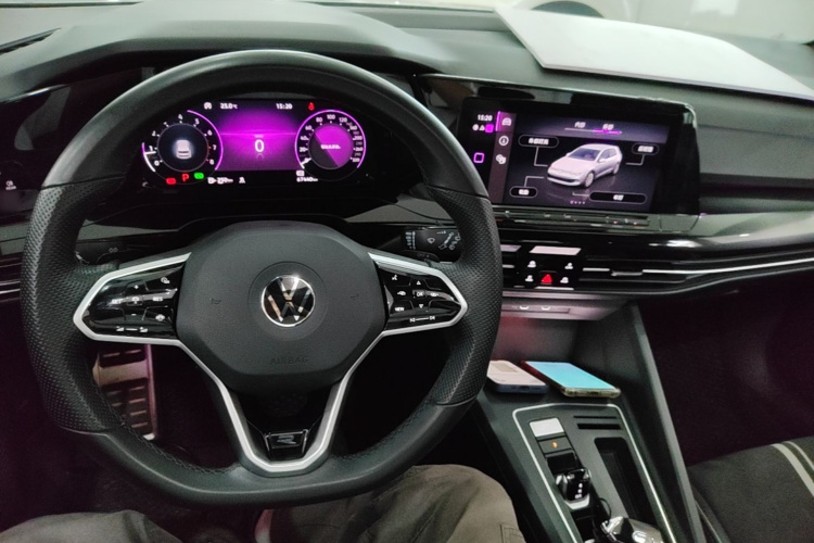 Volkswagen Golf 2021 car image #11
