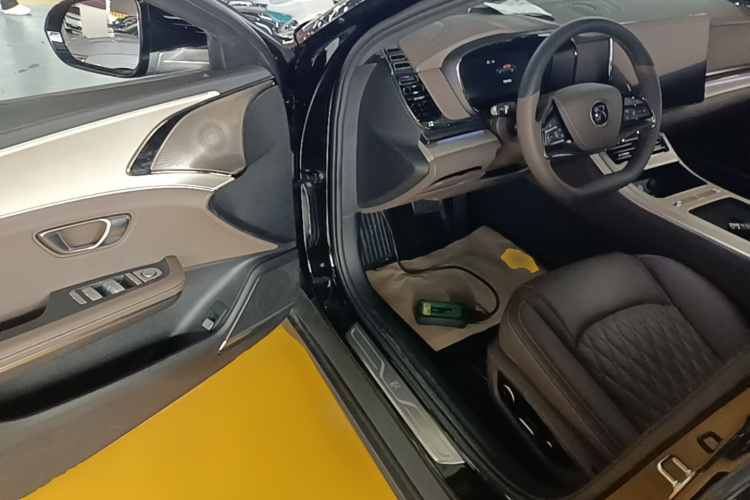 BYD Han 2025 #16 BYD Han 2025 immagine di auto #16