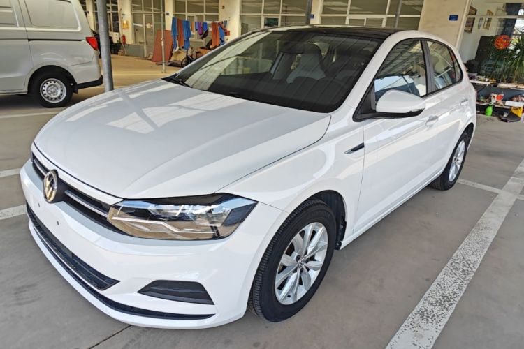 Volkswagen Polo 2020 car image #2