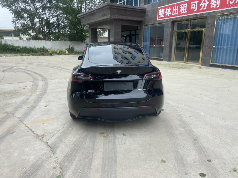 Tesla Model Y 2022 #4 Tesla Model Y 2022 car image #4