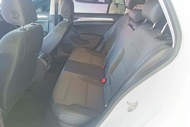 Volkswagen Golf 2019 صورة سيارة #17
