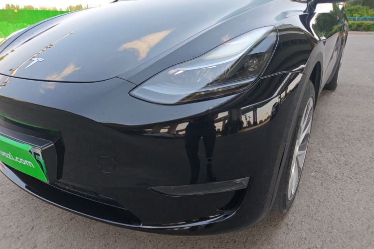 Tesla Model Y 2023 immagine di auto #23