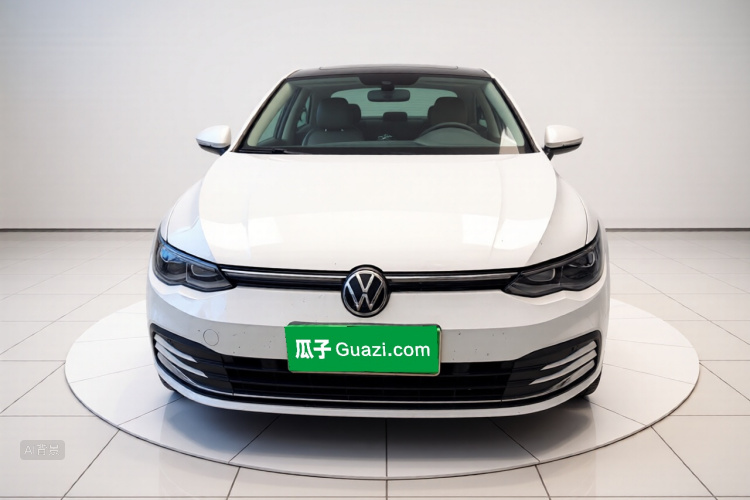 Volkswagen Golf 2021 car image #3