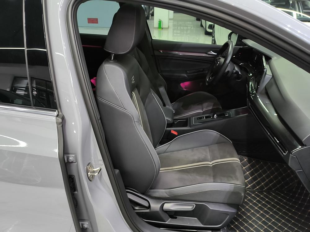Volkswagen Golf 2024 imagen de coche #11