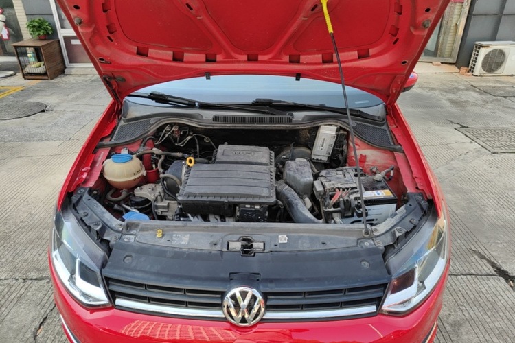 Volkswagen Polo 2015 #19 Volkswagen Polo 2015 car image #19
