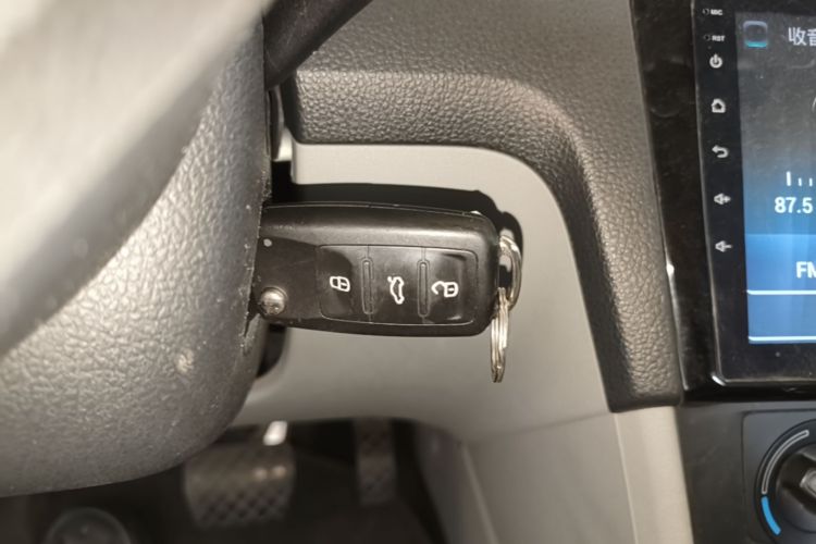 Skoda Rapid 2017 #9 Skoda Rapid 2017 car image #9