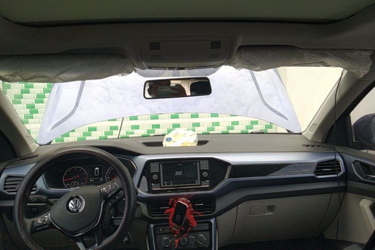 Volkswagen T-Cross 2020 #18 Volkswagen T-Cross 2020 car image #18
