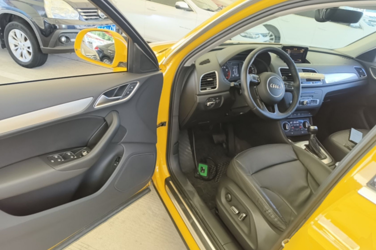 Audi Q3 2017 #16 Audi Q3 2017 car image #16