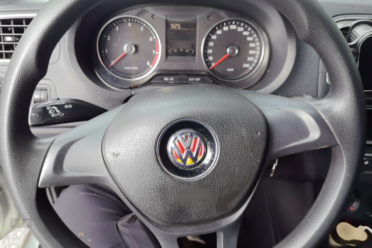 Volkswagen Polo 2015 #12 Volkswagen Polo 2015 car image #12