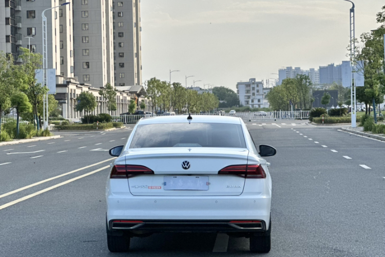 Volkswagen Bora 2022 car image #8