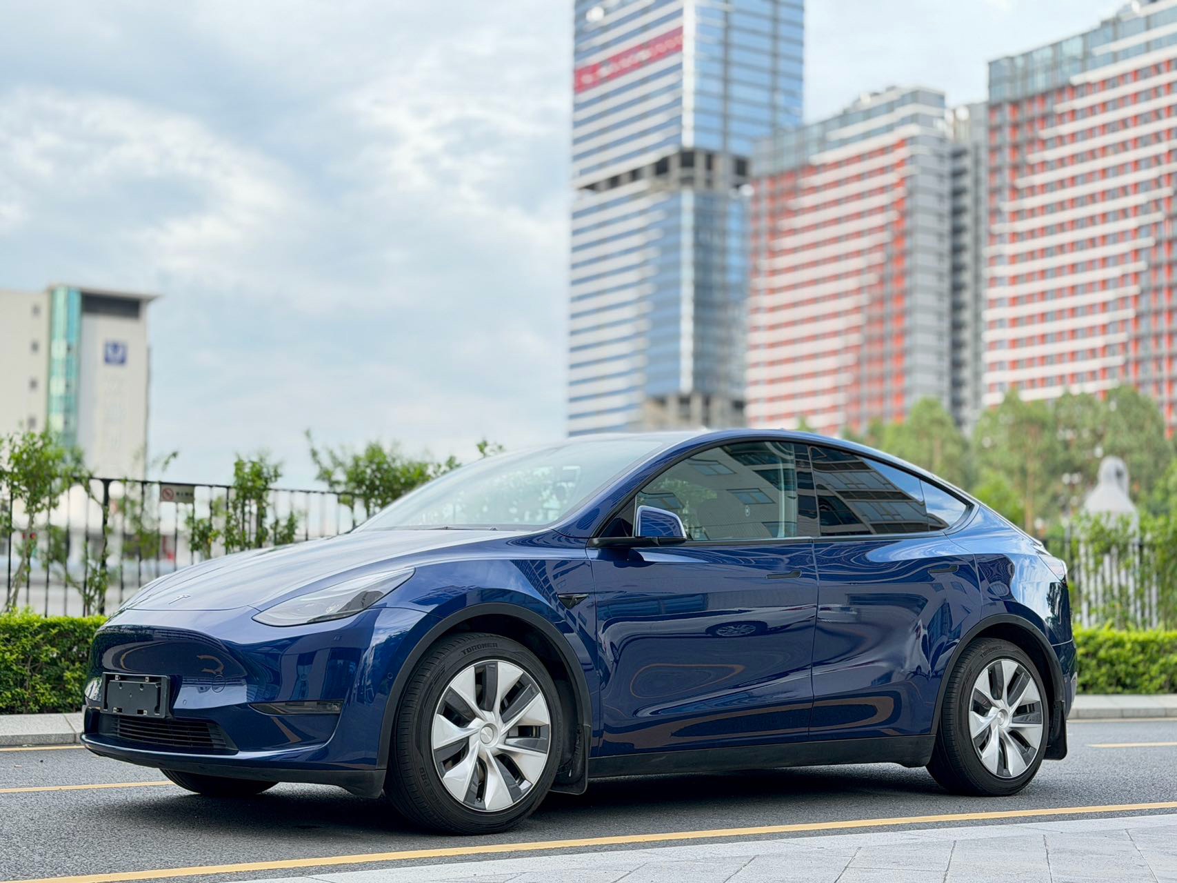 Tesla Model Y 2021 car image 