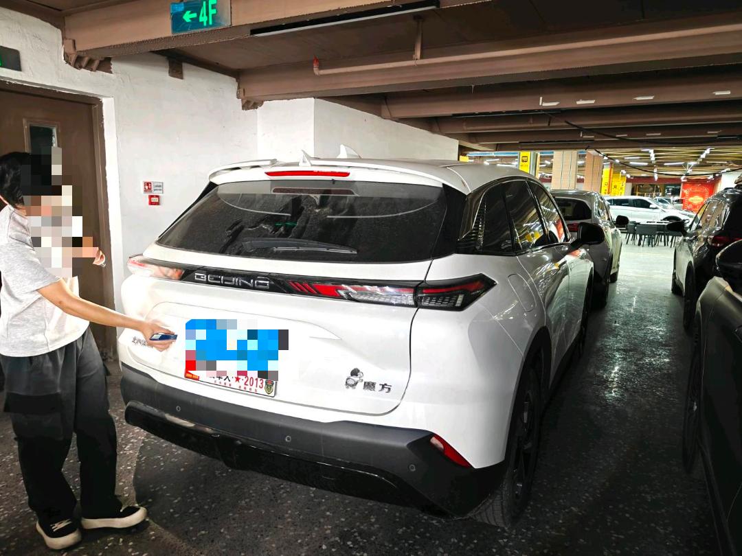 Beijing 2024 car image #7