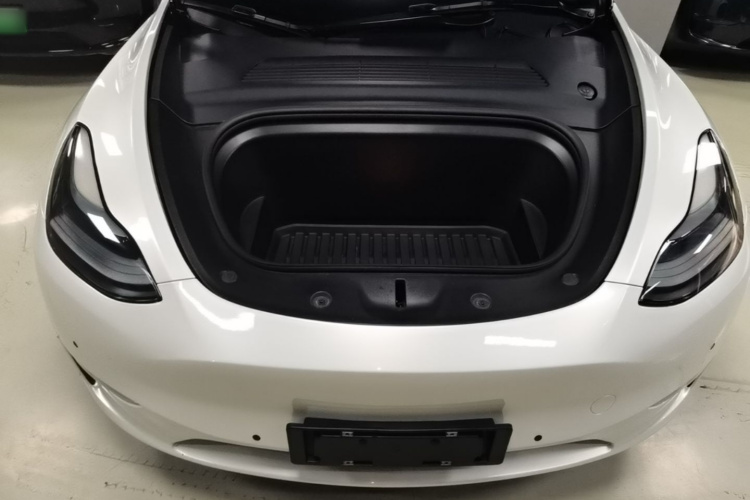 Tesla Model Y 2021 #20 Tesla Model Y 2021 car image #20