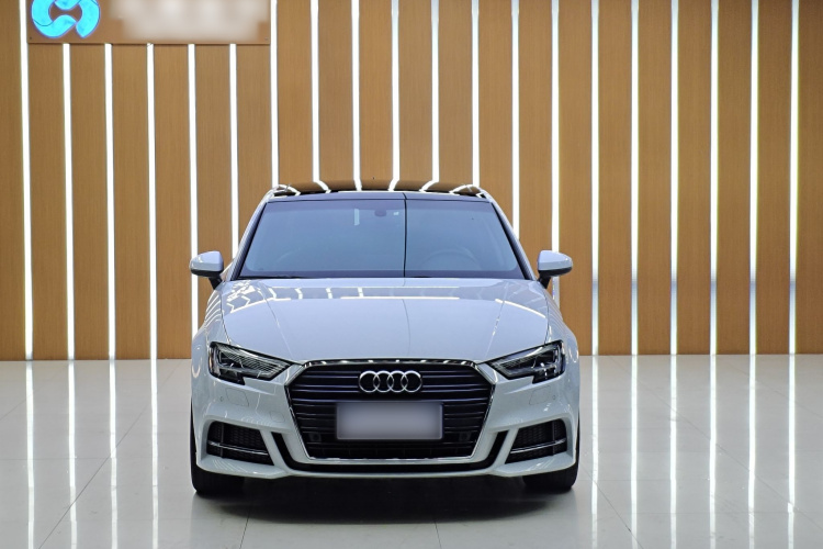 Audi A3 2019 car image #9