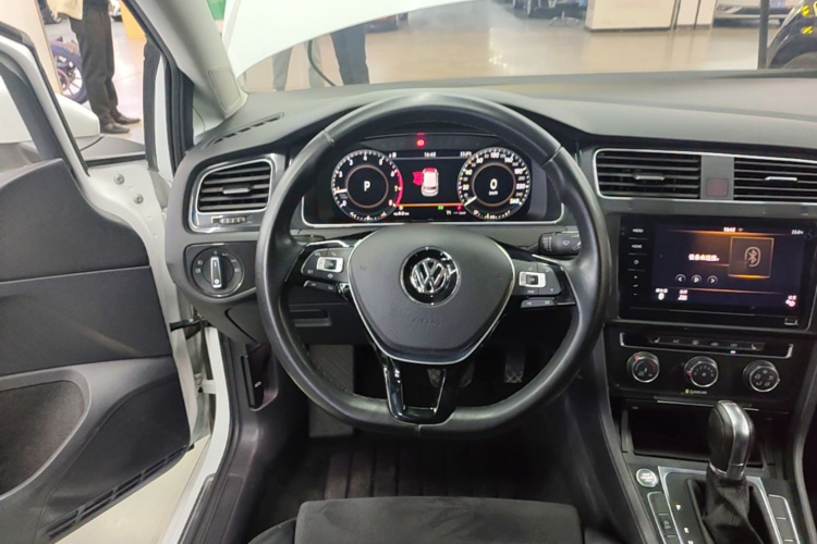 Volkswagen Golf 2020 #11 Volkswagen Golf 2020 car image #11