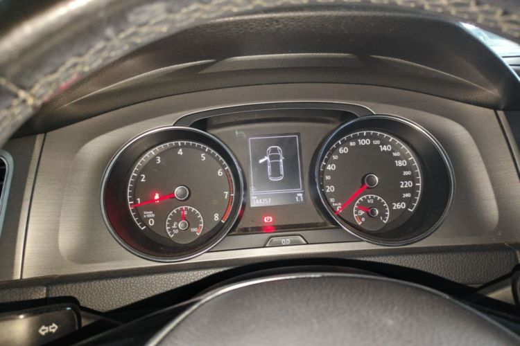 Volkswagen Golf 2014 car image #12