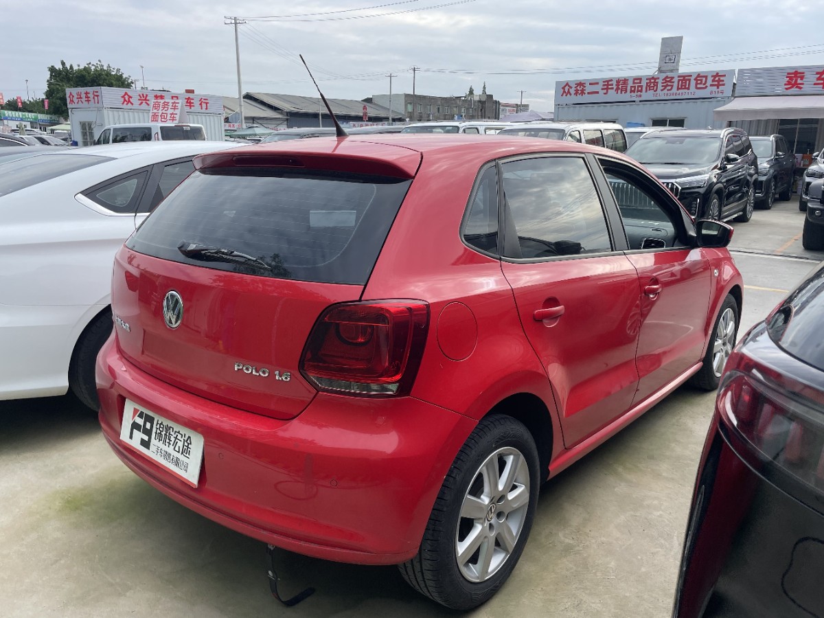 Volkswagen Polo 2014 car image #4