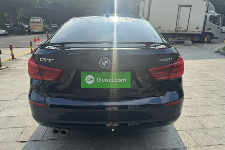 BMW 3 Series GT 2018 #4 BMW 3 Series GT 2018 car image #4