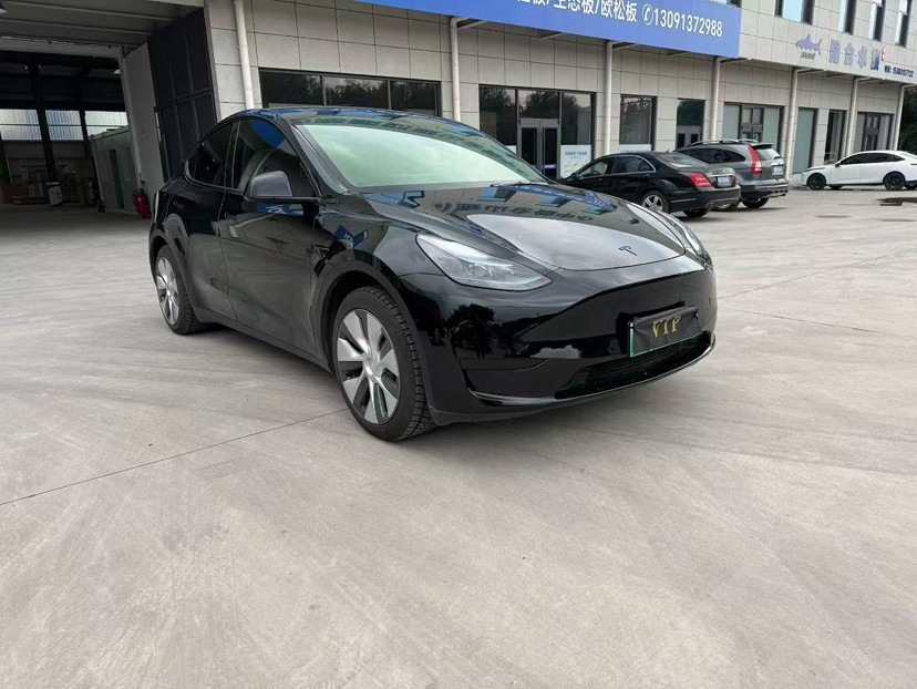 Tesla Model Y 2023 #3 Tesla Model Y 2023 car image #3