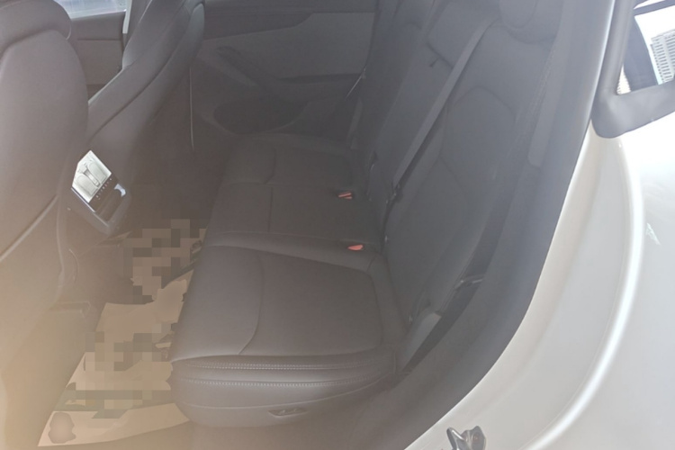 Tesla Model Y 2025 #17 Tesla Model Y 2025 car image #17