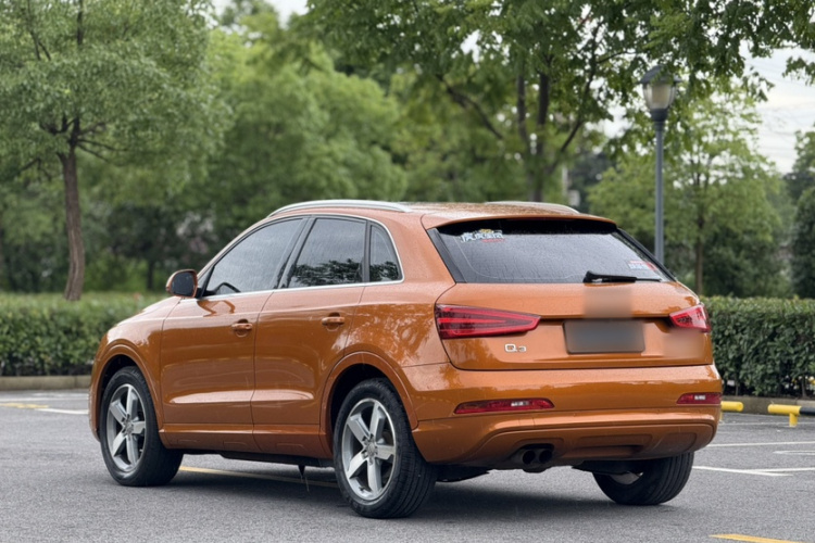 Audi Q3 2016 car image #9